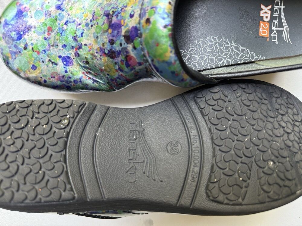 Dansko XP 2.0 Women's Multicolor Watercolor Dots Patent Leather Clogs Sz 9 Nurse - Picture 15 of 16
